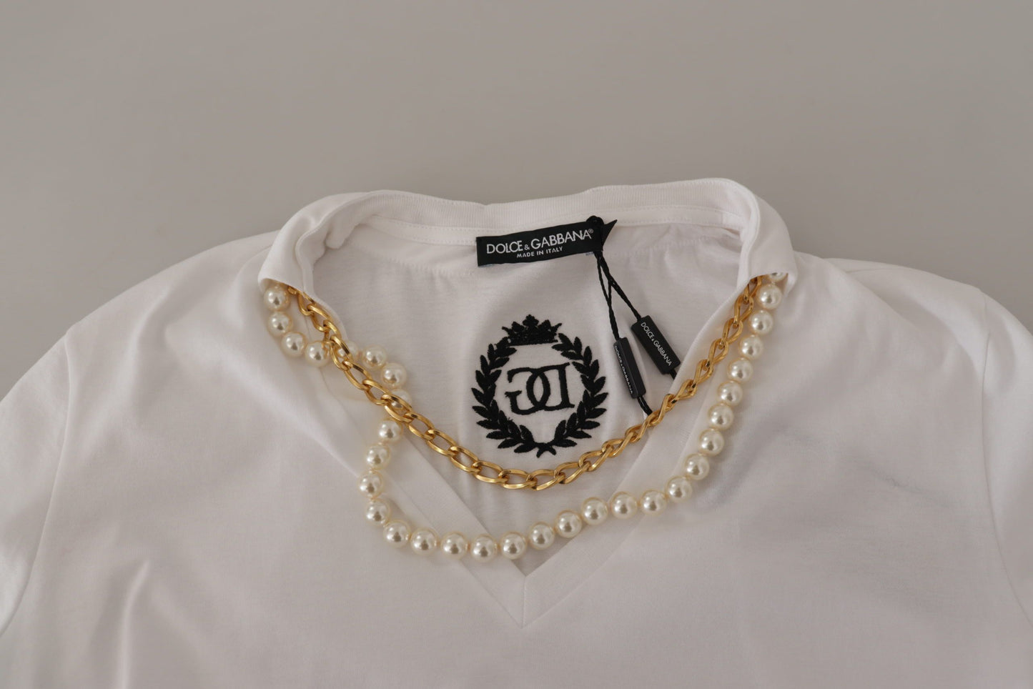 Dolce & Gabbana - Superbe t-shirt à encolure en V orné du logo