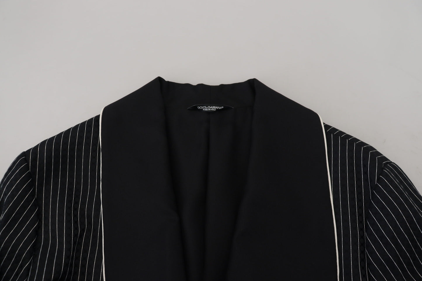 Dolce & Gabbana Elegante chaqueta tipo bata con forro de seda