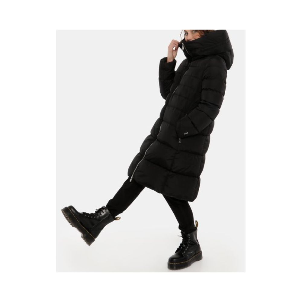 Ajoutez des vestes et des manteaux en polyamide noir
