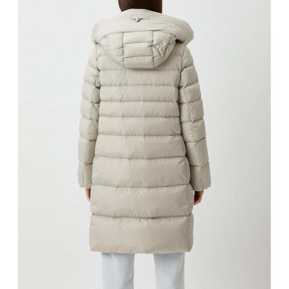 Ajoutez des vestes et des manteaux en polyamide gris