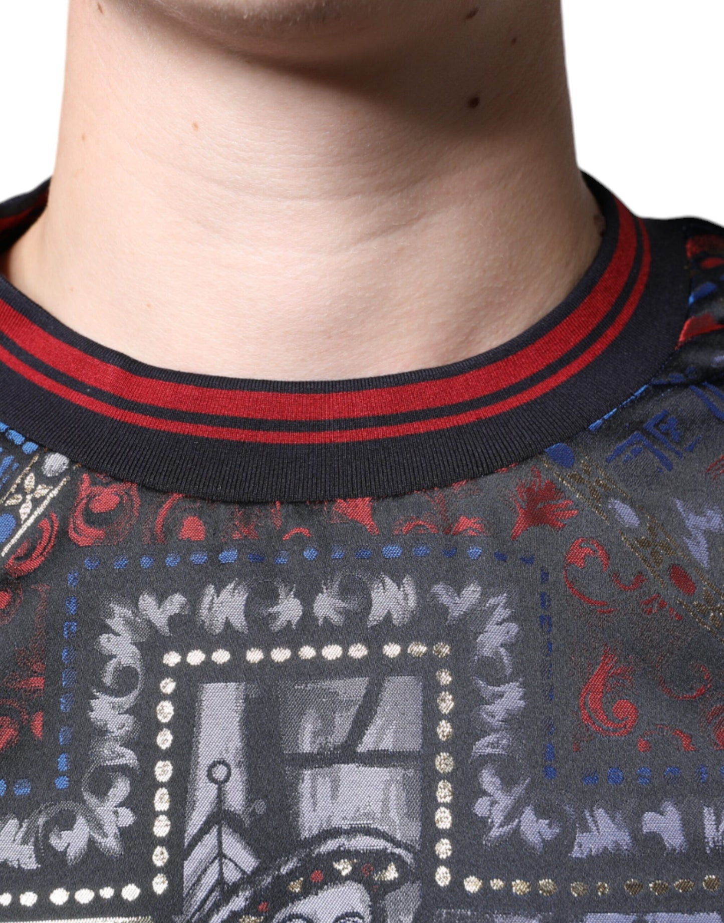 Suéter tipo sudadera con cuello redondo y estampado de jacquard multicolor de Dolce & Gabbana
