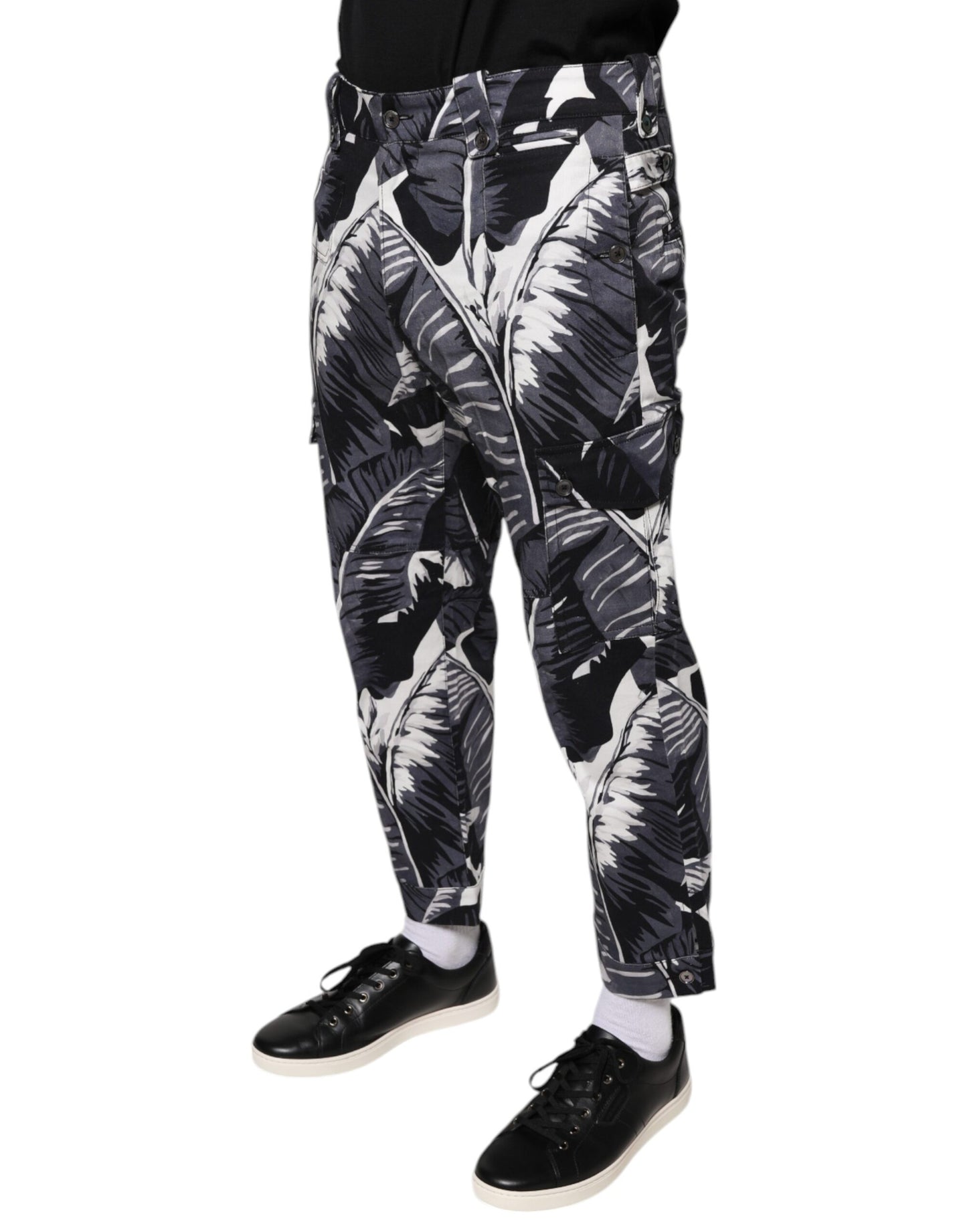 Pantalones capri elásticos de algodón con estampado de hojas de plátano en color gris de Dolce & Gabbana