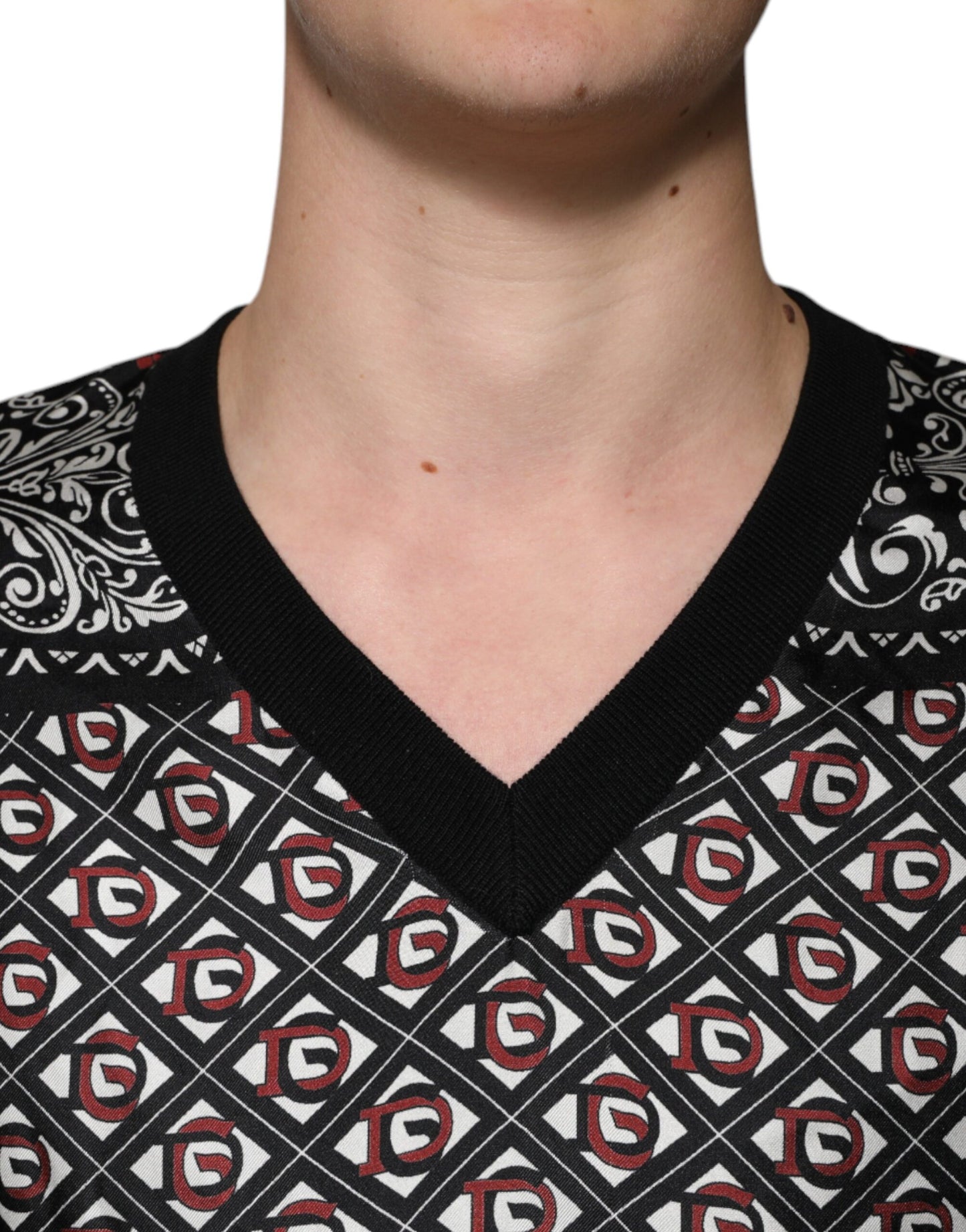 Suéter de cuello en V de lana con logotipo negro de Dolce & Gabbana