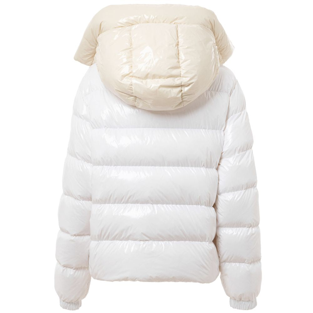 Ajoutez des vestes et des manteaux en polyamide blanc