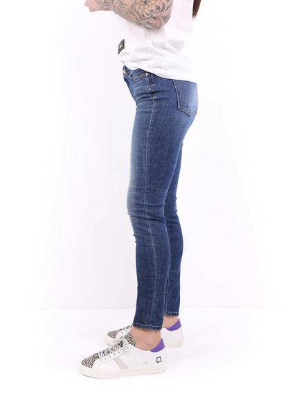 Enfilez le jean slim bleu denim plus ample