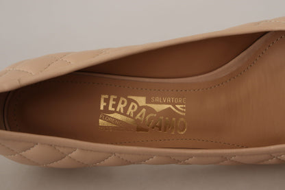 Salvatore Ferragamo - Escarpins en cuir matelassé - Beige et noir