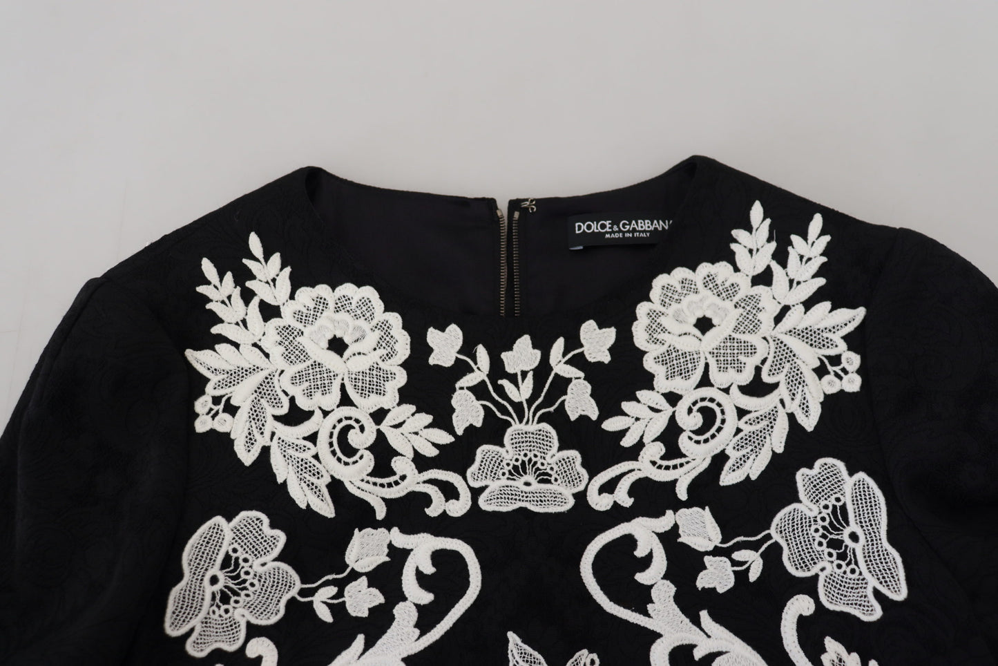 Dolce &amp; Gabbana - Mini-robe trapèze noire avec bordure en dentelle