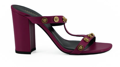 Sandalias de tacón alto de piel de becerro morada de Versace