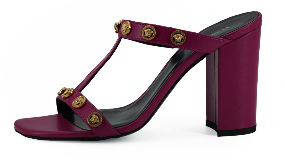 Sandalias de tacón alto de piel de becerro morada de Versace