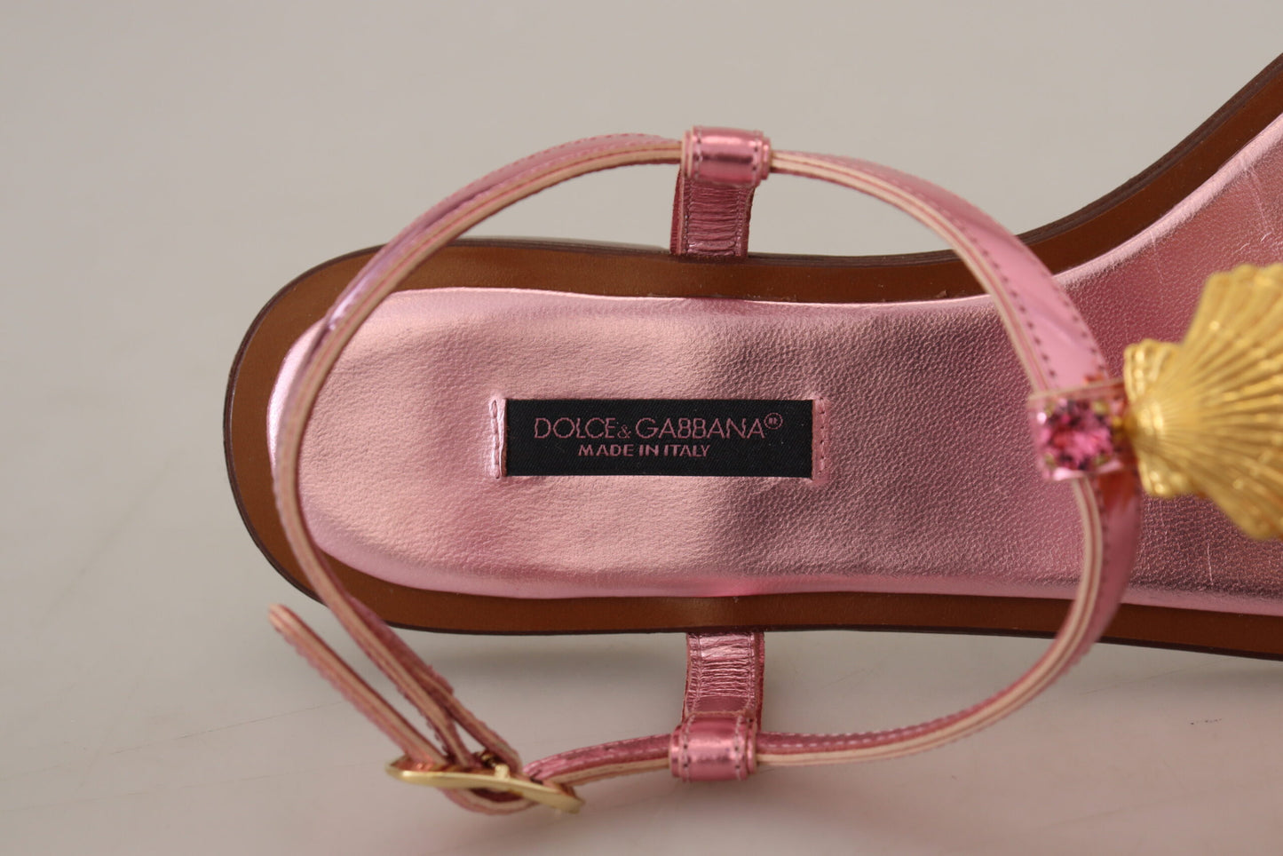 Sandales en cuir rose Dolce &amp; gabbana avec ornements exquis