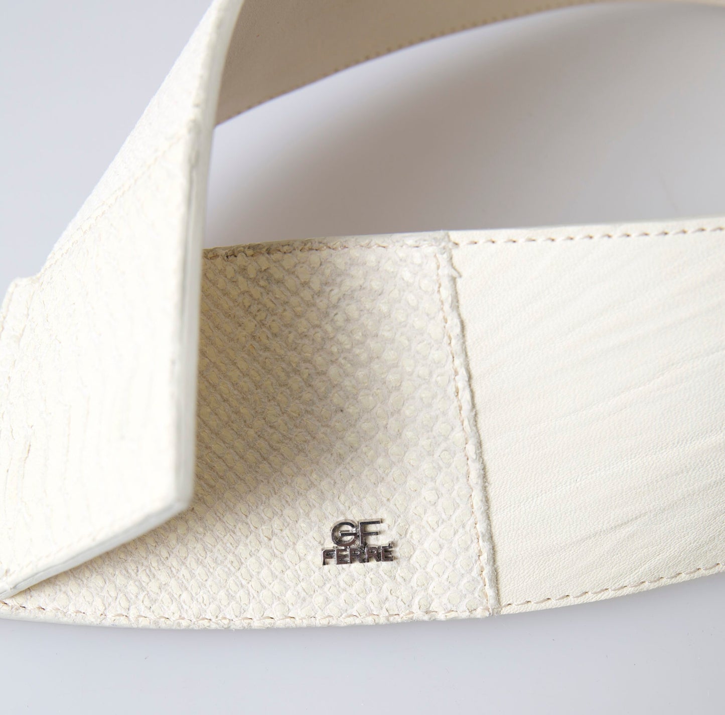 Ceinture tendance à bouton-pression blanc cassé Gf Ferre