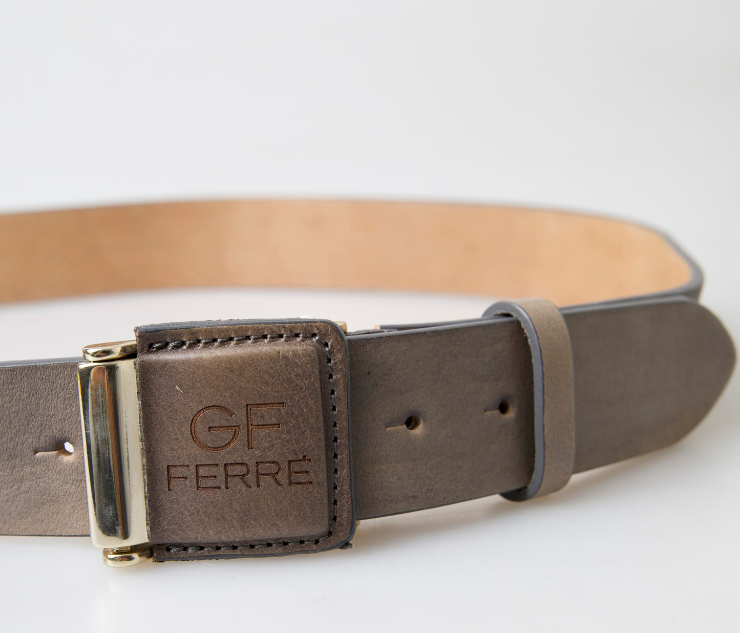 Ceinture mode en cuir Gf Ferre avec boucle gravée