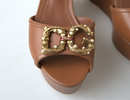 Chaussures compensées à bride de cheville en cuir marron Dolce &amp; Gabbana