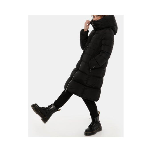 Ajoutez des vestes et des manteaux en polyamide noir
