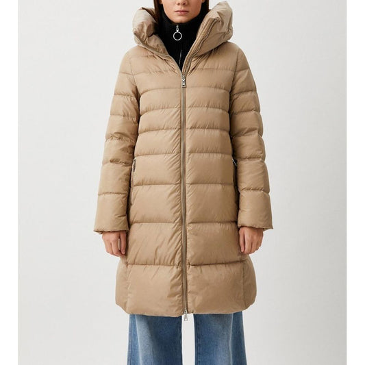 Ajoutez des vestes et des manteaux en polyamide beige