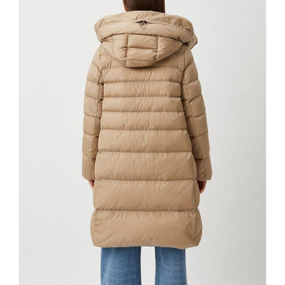 Ajoutez des vestes et des manteaux en polyamide beige