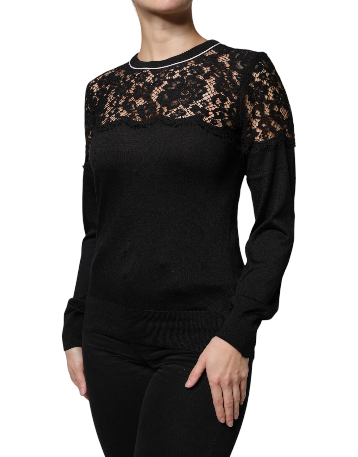 Blusa de seda con encaje floral en color negro de Dolce &amp; Gabbana