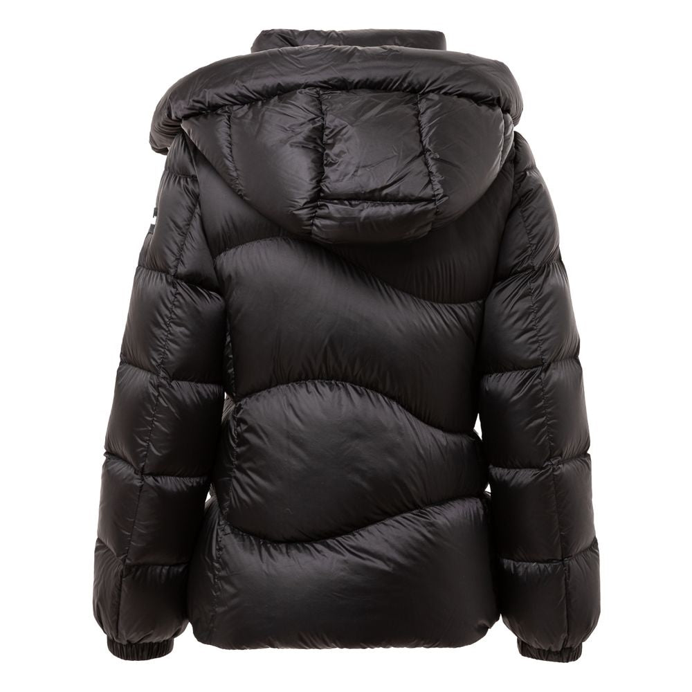 Ajoutez des vestes et des manteaux en polyamide noir