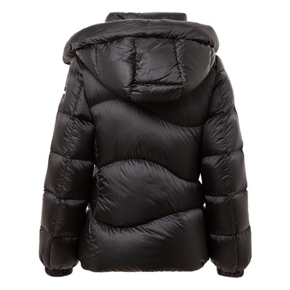 Ajoutez des vestes et des manteaux en polyamide noir
