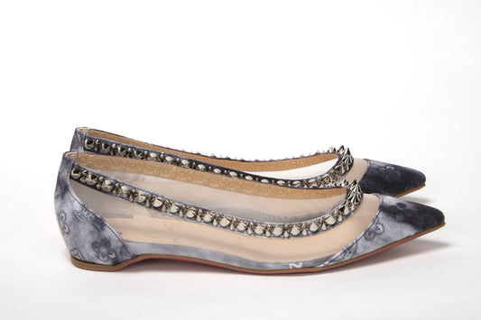 Christian Louboutin zapato con punta plana plateada con estampado multicolor